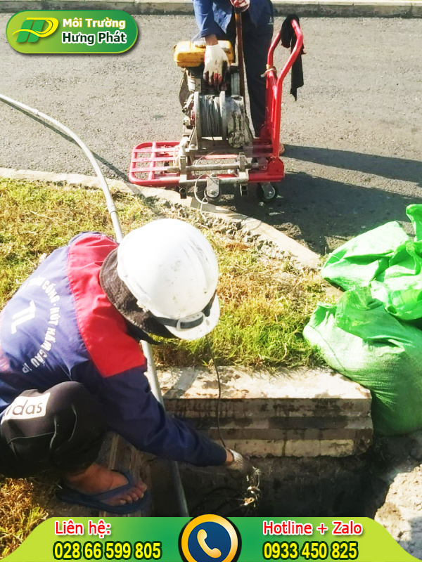Dịch vụ nạo v&eacute;t b&ugrave;n cống