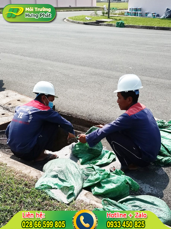 Thợ nạo v&eacute;t hố ga quận T&acirc;n B&igrave;nh thực hiện quy tr&igrave;nh rất chi tiết