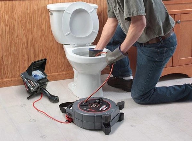 Th&ocirc;ng tắc bồn cầu quận T&acirc;n B&igrave;nh